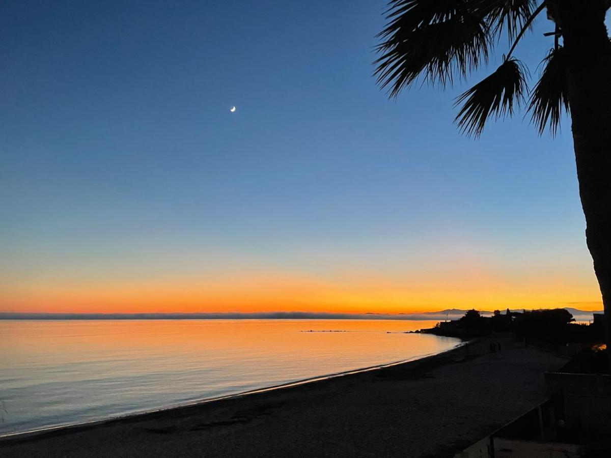 Villa By The Beach Sant'Andrea  Buitenkant foto